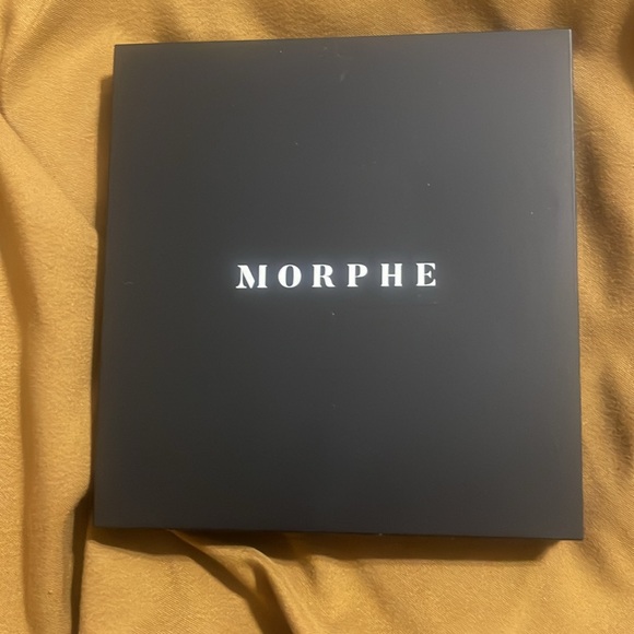 Morphe 9V Vintage Rose Artistry Palette Brand New! Never Been Used or Sampled! - Picture 3 of 6